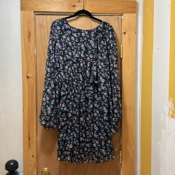 City Chic Floral Faux Wrap dress - Picture 2 of 7